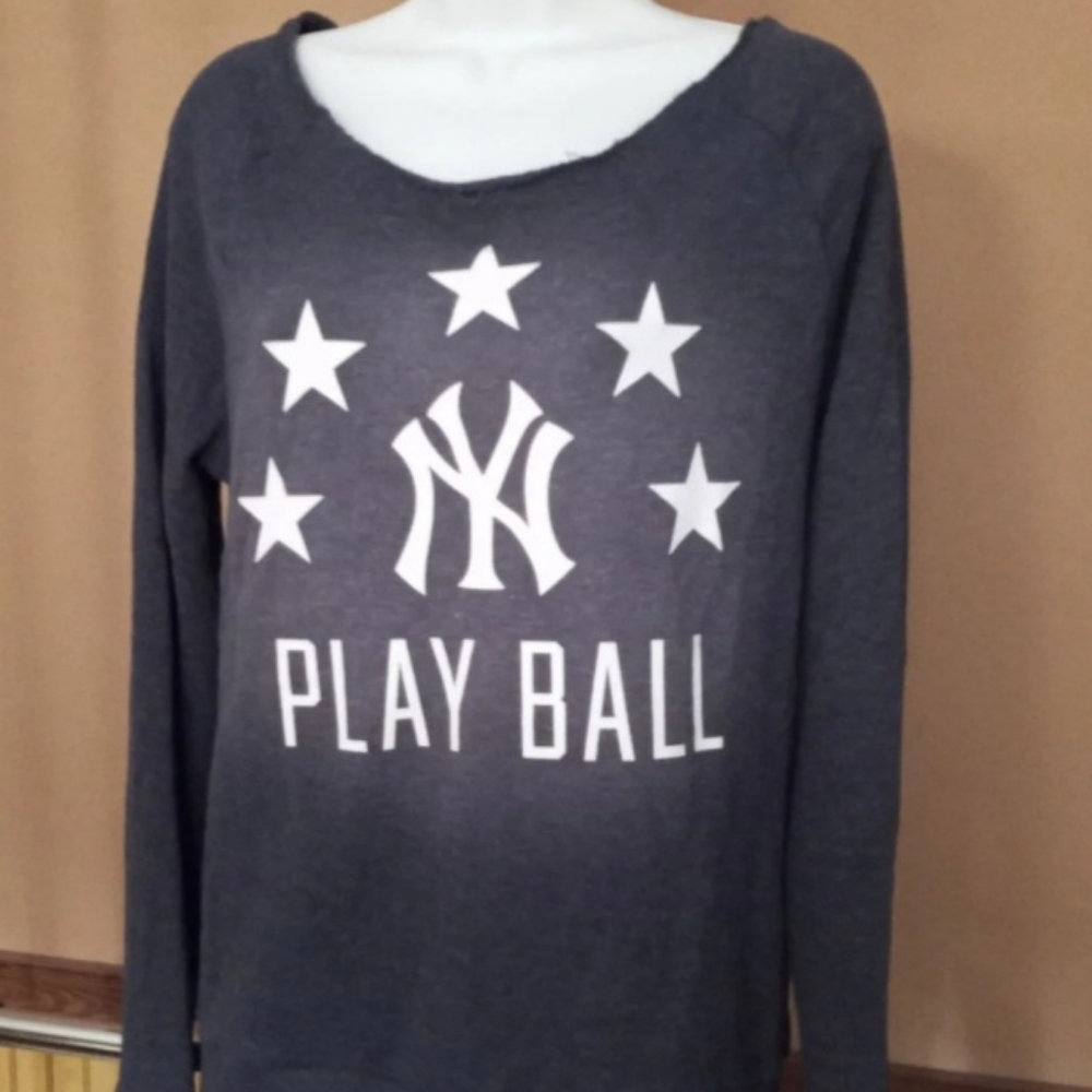 VS NY Yankees Pullover